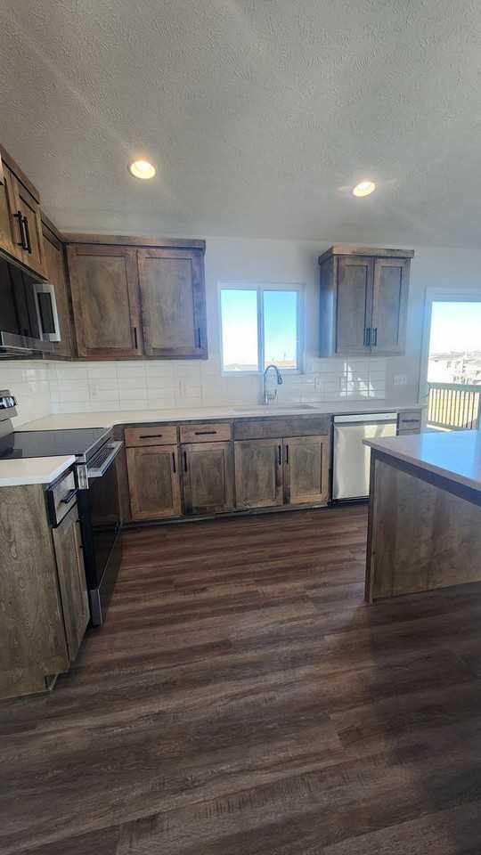 21504 Arabian Rd - Photo 5 of 17