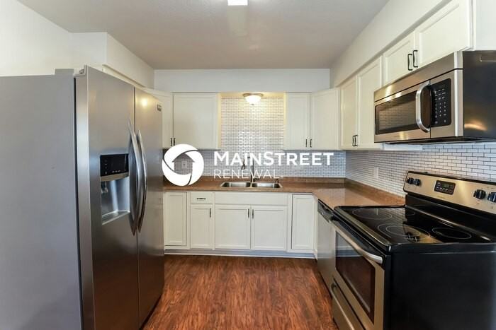 319 Holiday Dr - Photo 7 of 18