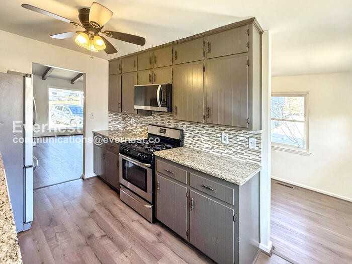 6941 Suburban Ter - Photo 3 of 23