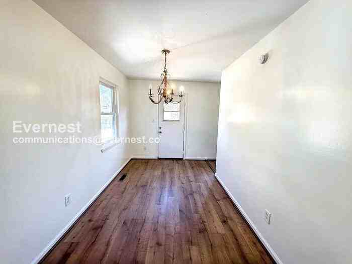 6941 Suburban Ter - Photo 6 of 23