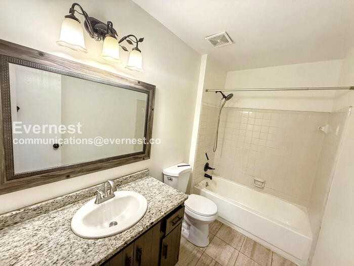 6941 Suburban Ter - Photo 7 of 23