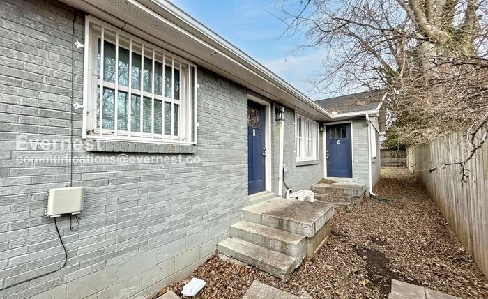 1728 17th Ave N #B - Photo 2 of 23