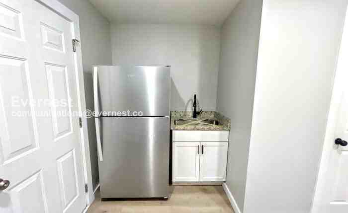 1728 17th Ave N #B - Photo 5 of 23