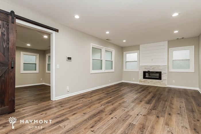 905 King Dr Se - Photo 6 of 15