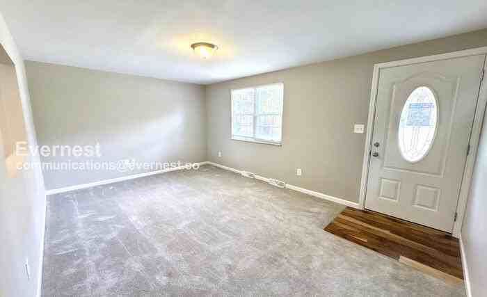 588 Catskill Dr - Photo 5 of 24