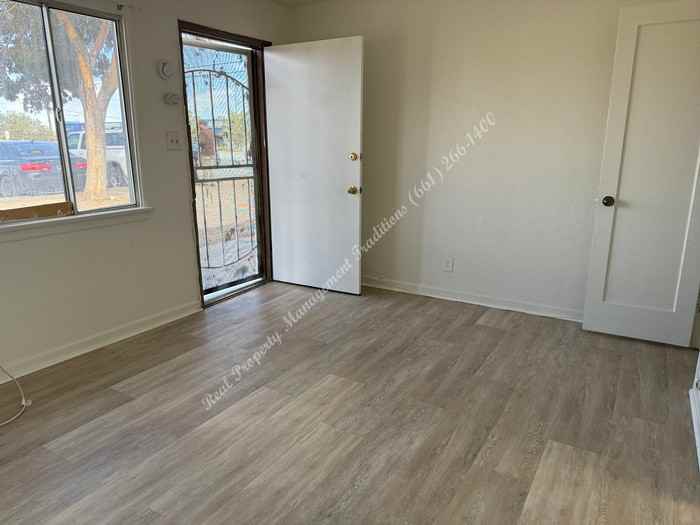 38717 6th St E #4 - Photo 2 of 6