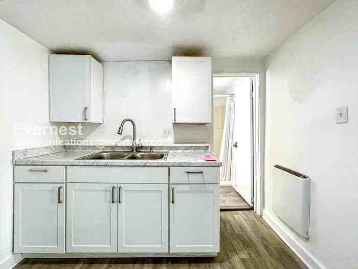 102 Chestnut St - Photo 3 of 14