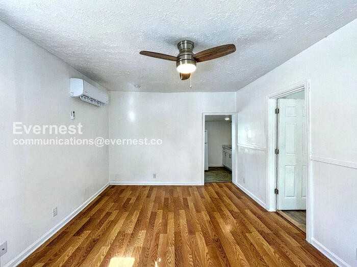 102 Chestnut St - Photo 5 of 14