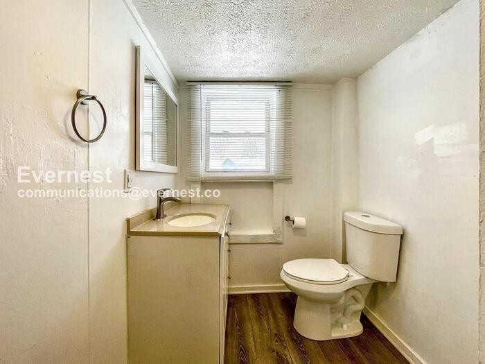 102 Chestnut St - Photo 7 of 14
