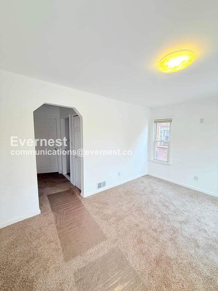 17187 Rowe St - Photo 6 of 27