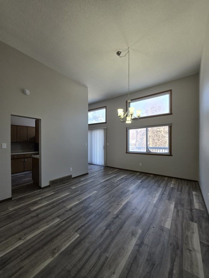 918 N 39th St - Photo 2 of 18