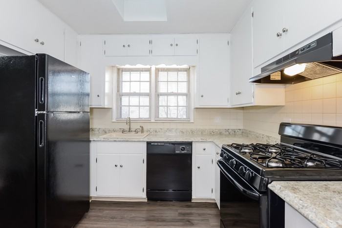 3800 Ruysser Rd - Photo 3 of 8