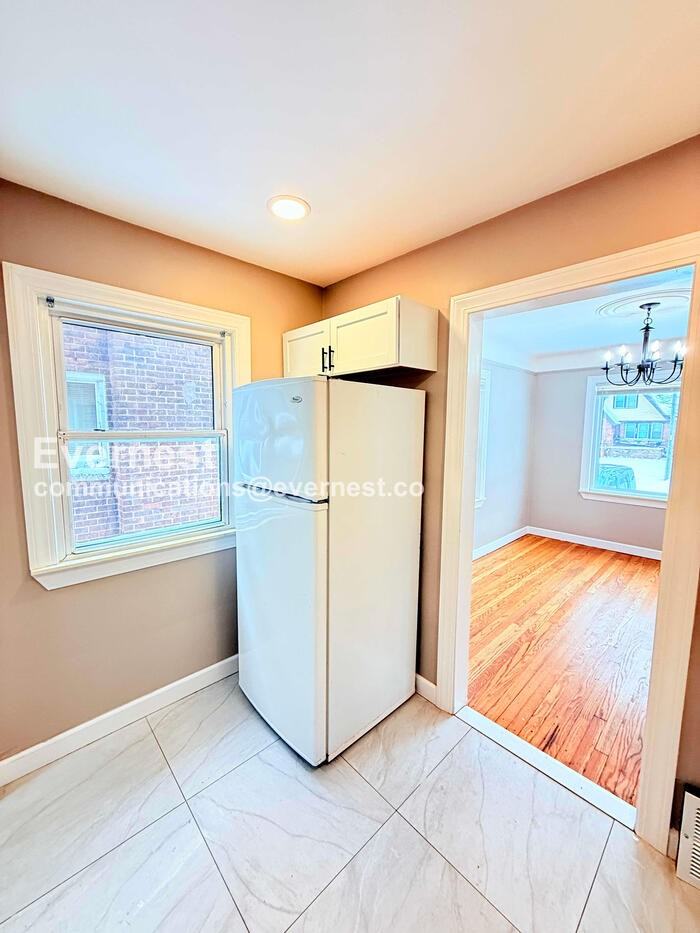 15472 Lauder St - Photo 4 of 34