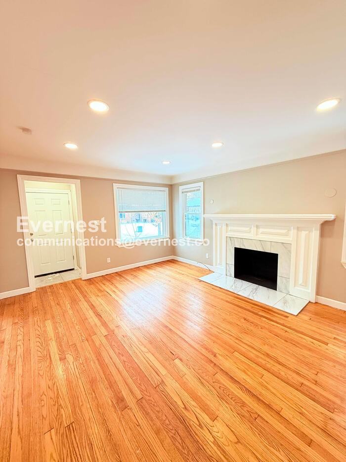 15472 Lauder St - Photo 5 of 34