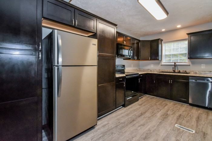 191 Saint Johns Pl - Photo 3 of 10