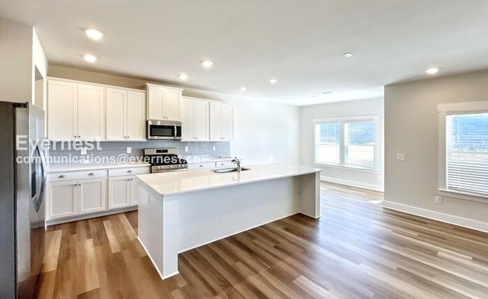 1435 Firelight Way - Photo 3 of 29