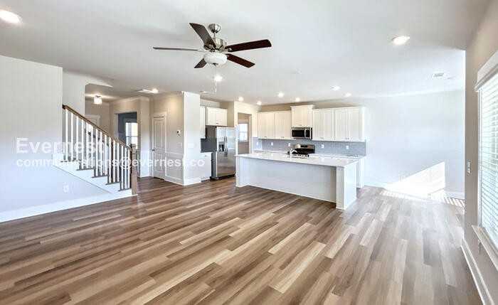 1435 Firelight Way - Photo 4 of 29