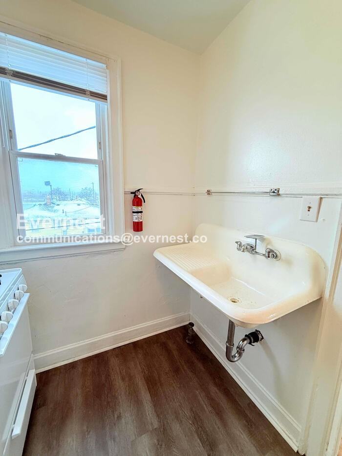 12003 Prairie St #8 - Photo 4 of 24