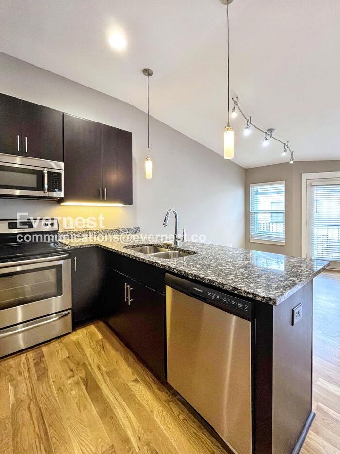 600 Garfield St #6 - Photo 3 of 22