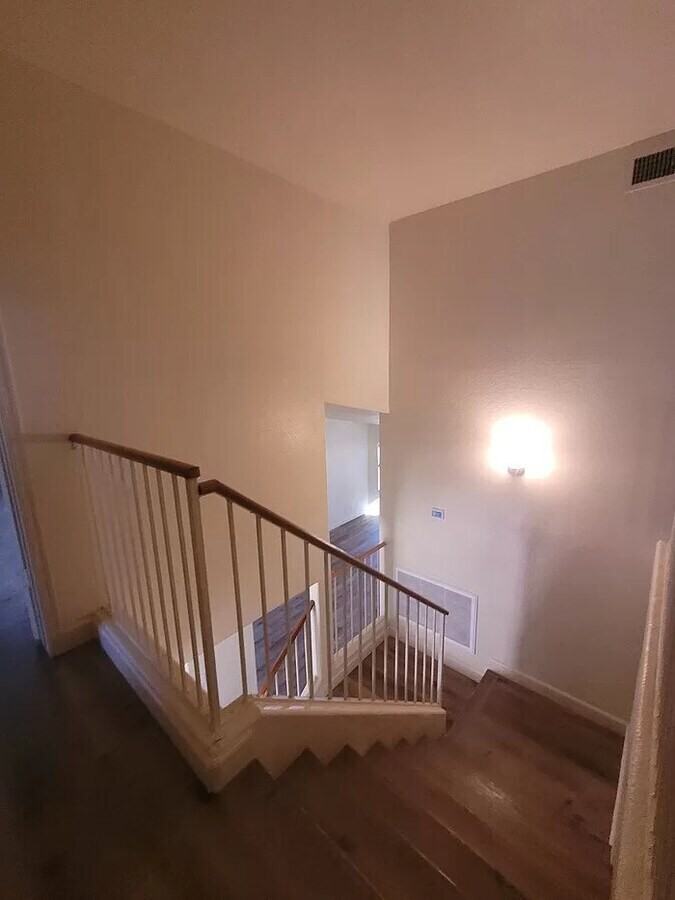 10418 N 58th Ave - Photo 6 of 12