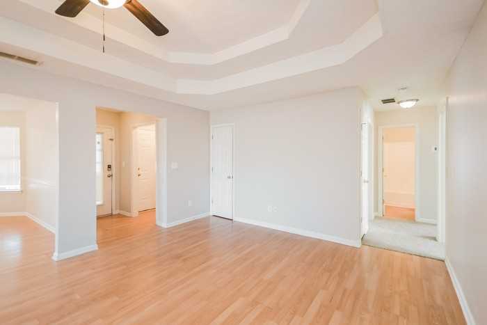 135 Branchwood Dr - Photo 3 of 16