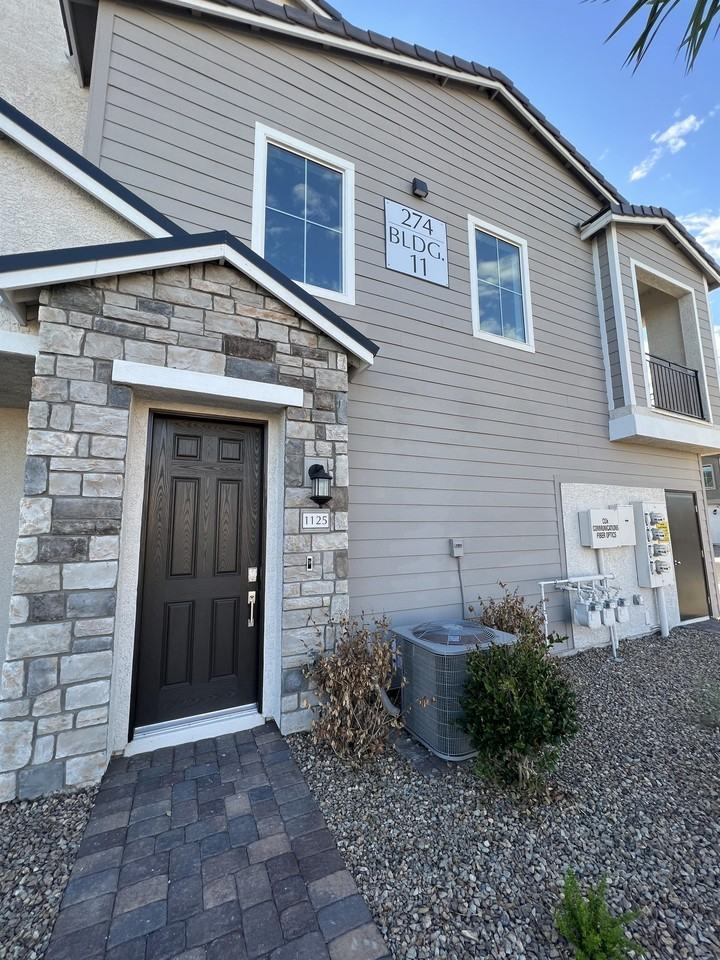 274 Callen Falls Ave #1 - Photo 6 of 42