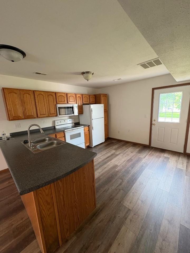 Aldergate Apartments By Yount Properties - Photo 2 of 7