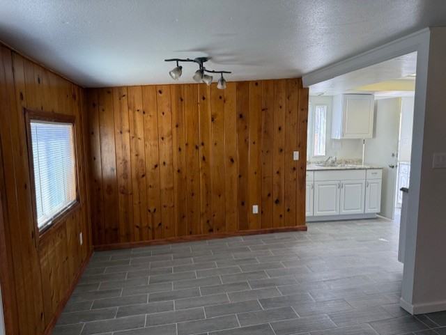 220 W Lincoln St #1 - Photo 4 of 13