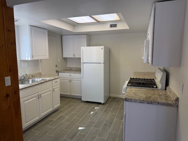 220 W Lincoln St #1 - Photo 5 of 13