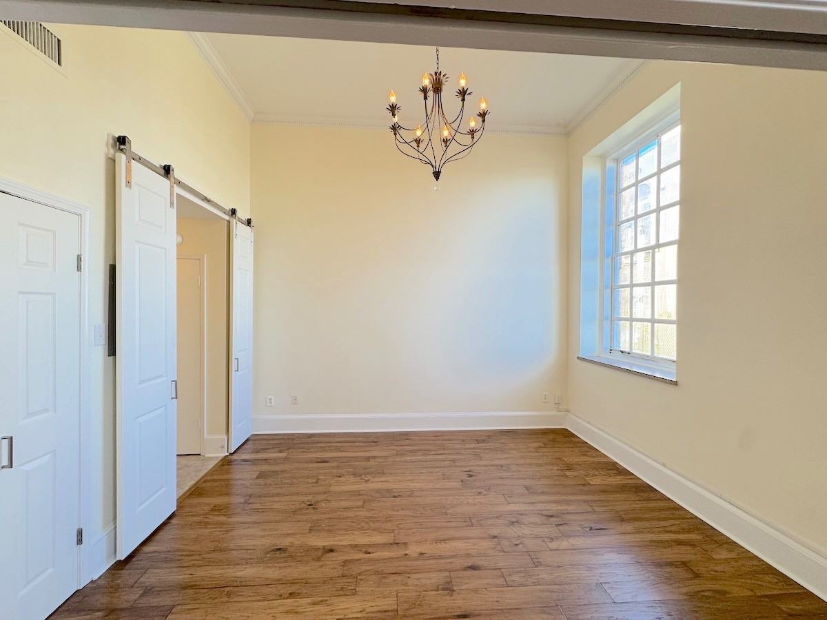 321 Abercorn St - Photo 3 of 18