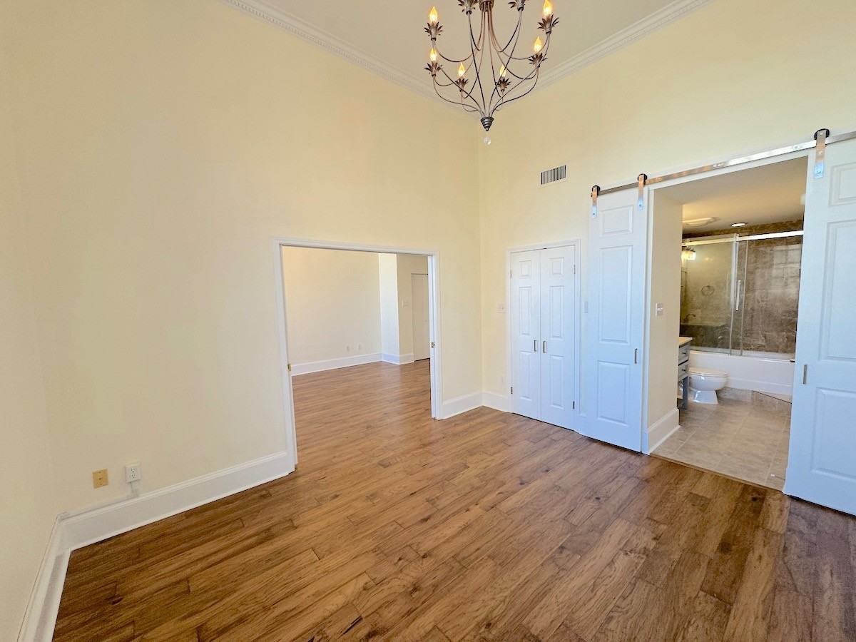 321 Abercorn St - Photo 6 of 18