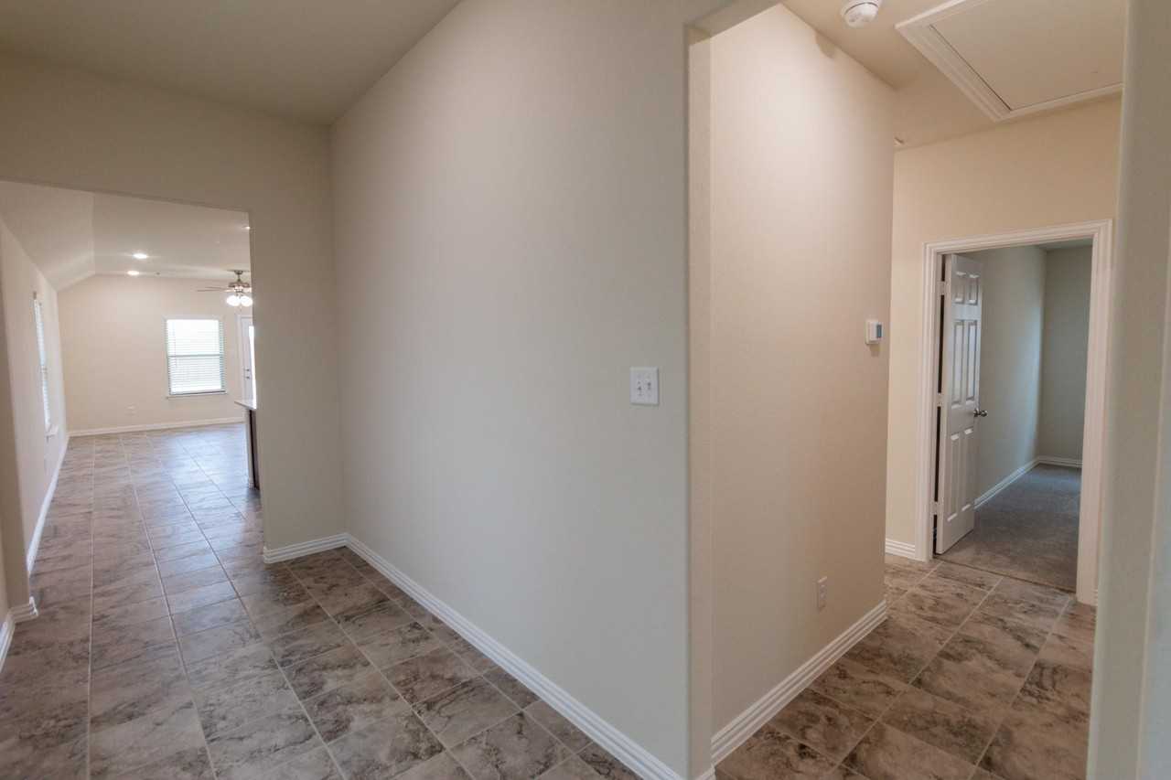 572 Ruthye Ln #NA - Photo 3 of 25