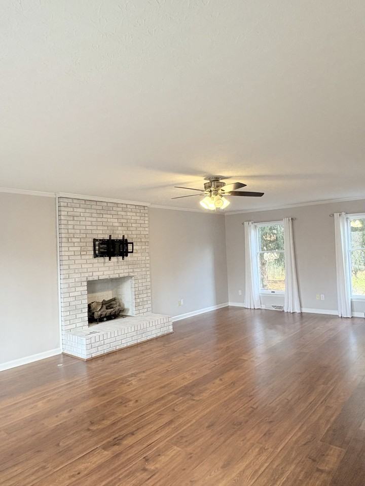 1016 Lois Ln #NA - Photo 3 of 32