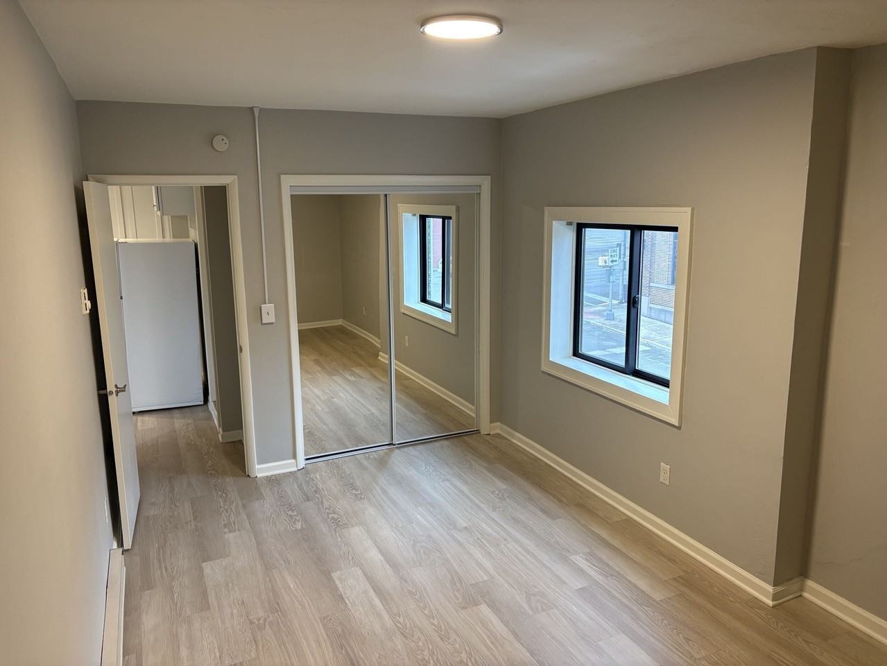 111 E 10th St #3-2ndFL - Photo 4 of 7