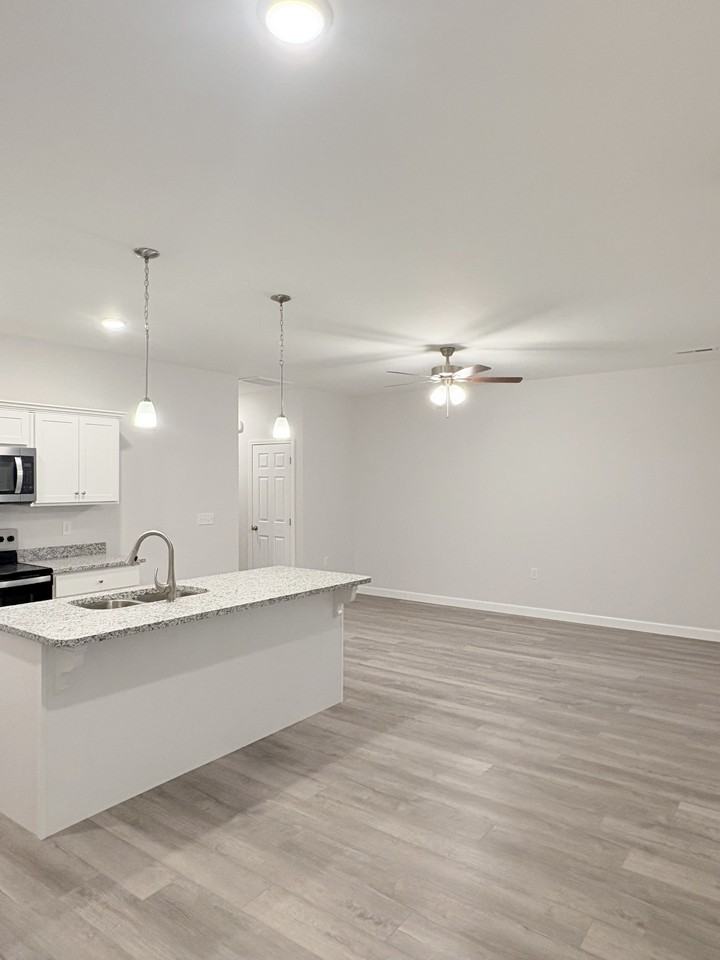 870 Rodeo Ln #870 - Photo 2 of 20