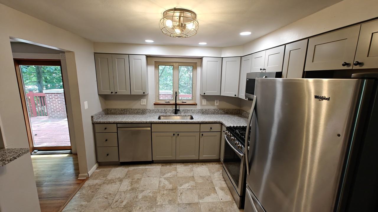 325 Princeton Ave #NA - Photo 2 of 19