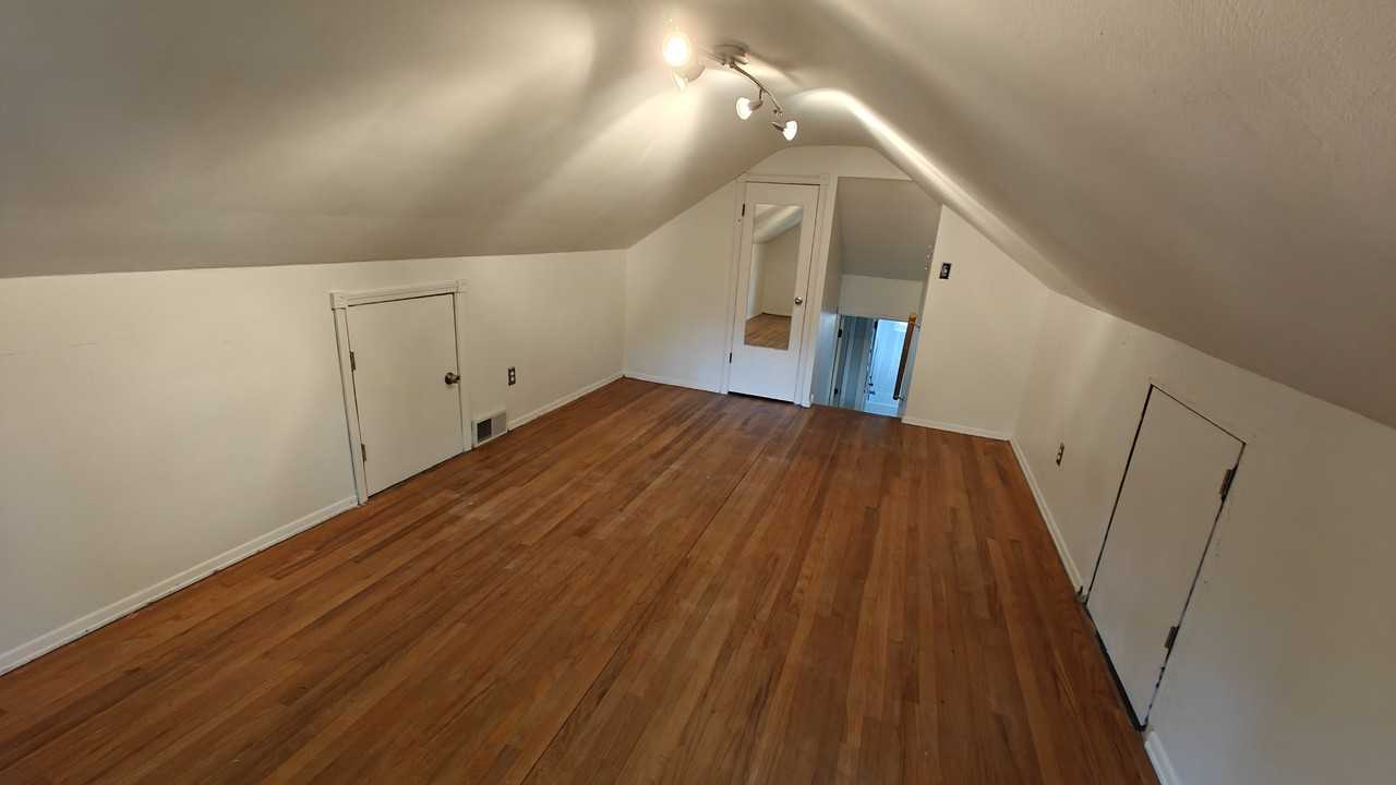 325 Princeton Ave #NA - Photo 3 of 19