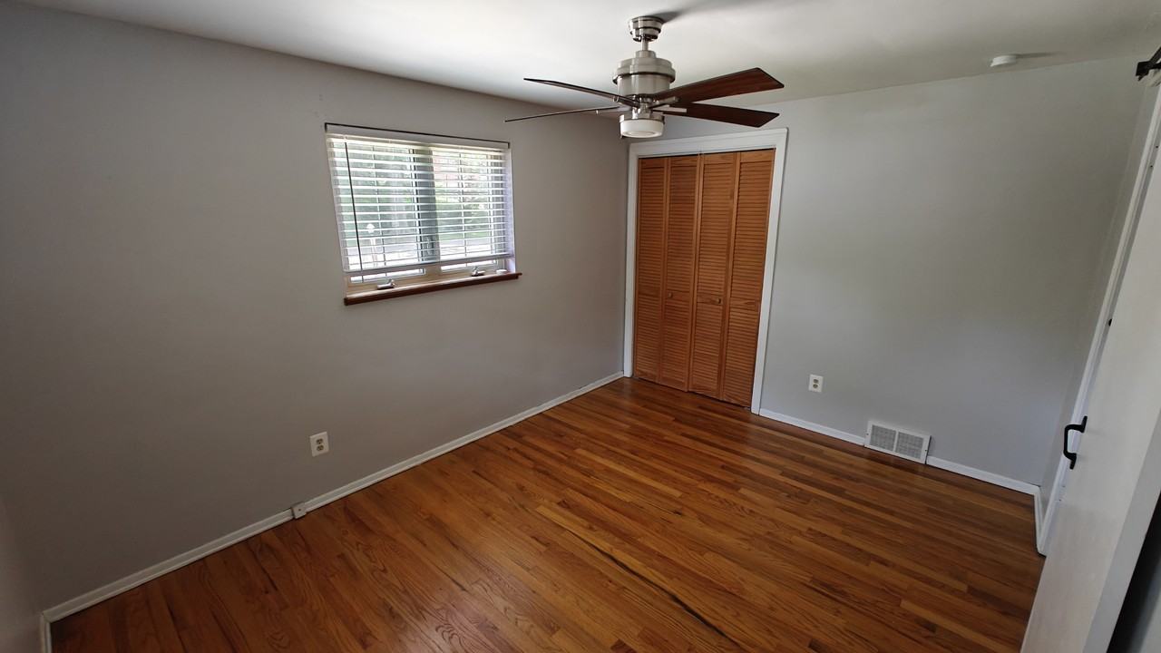 325 Princeton Ave #NA - Photo 4 of 19