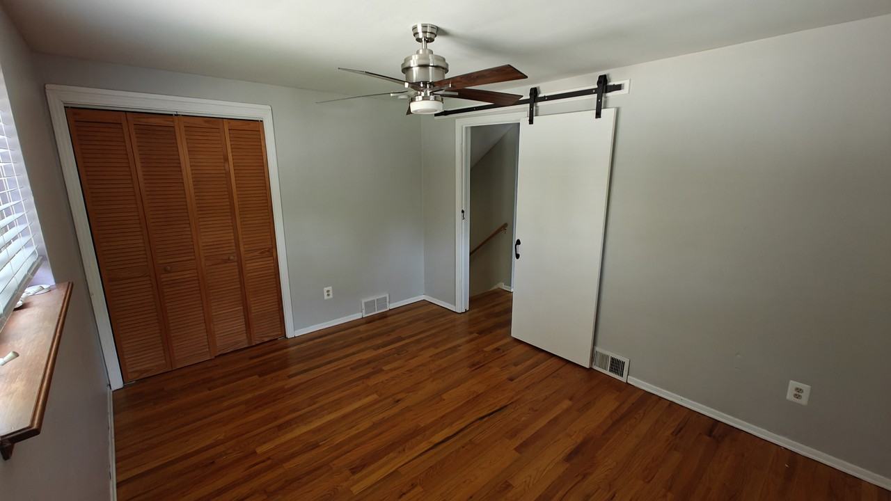 325 Princeton Ave #NA - Photo 7 of 19