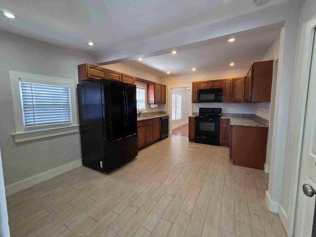 103 N Glenwood Ave #NA - Photo 3 of 13