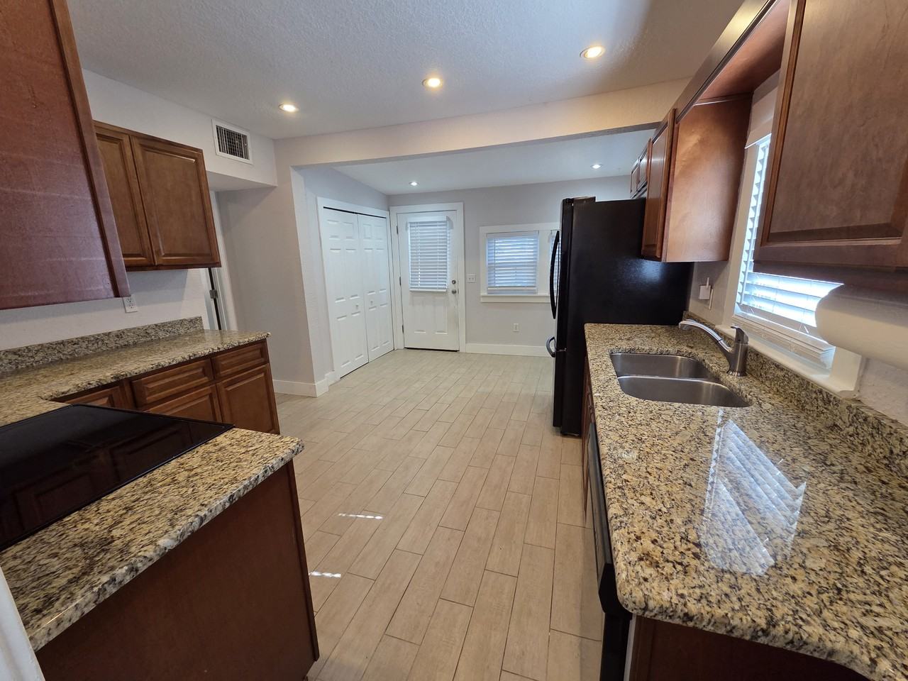 103 N Glenwood Ave #NA - Photo 6 of 13