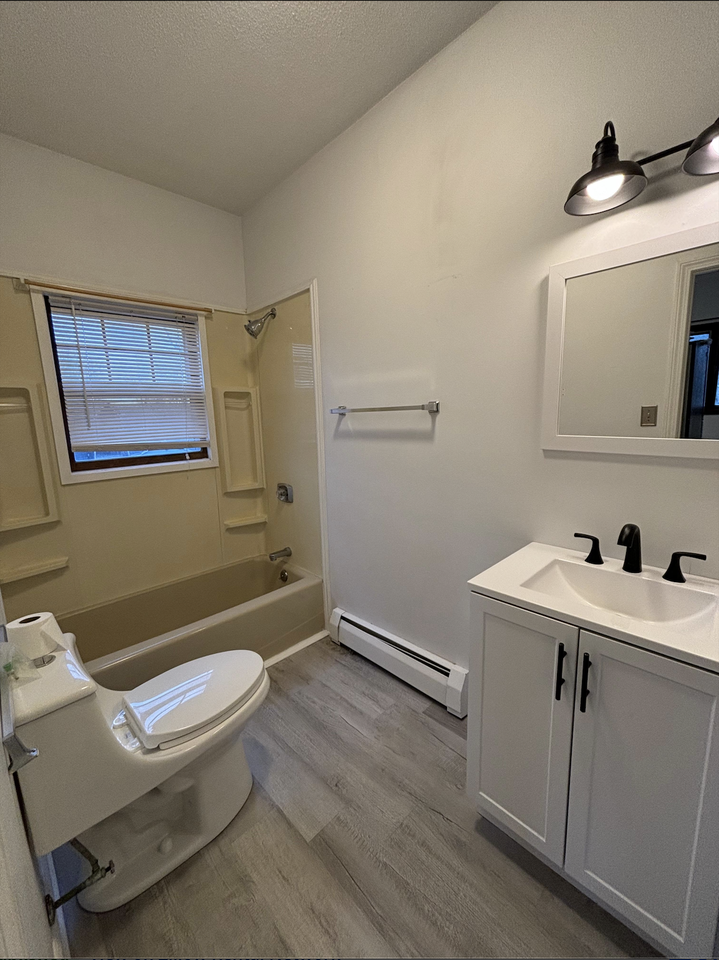 141 E High St #141 - Photo 3 of 11