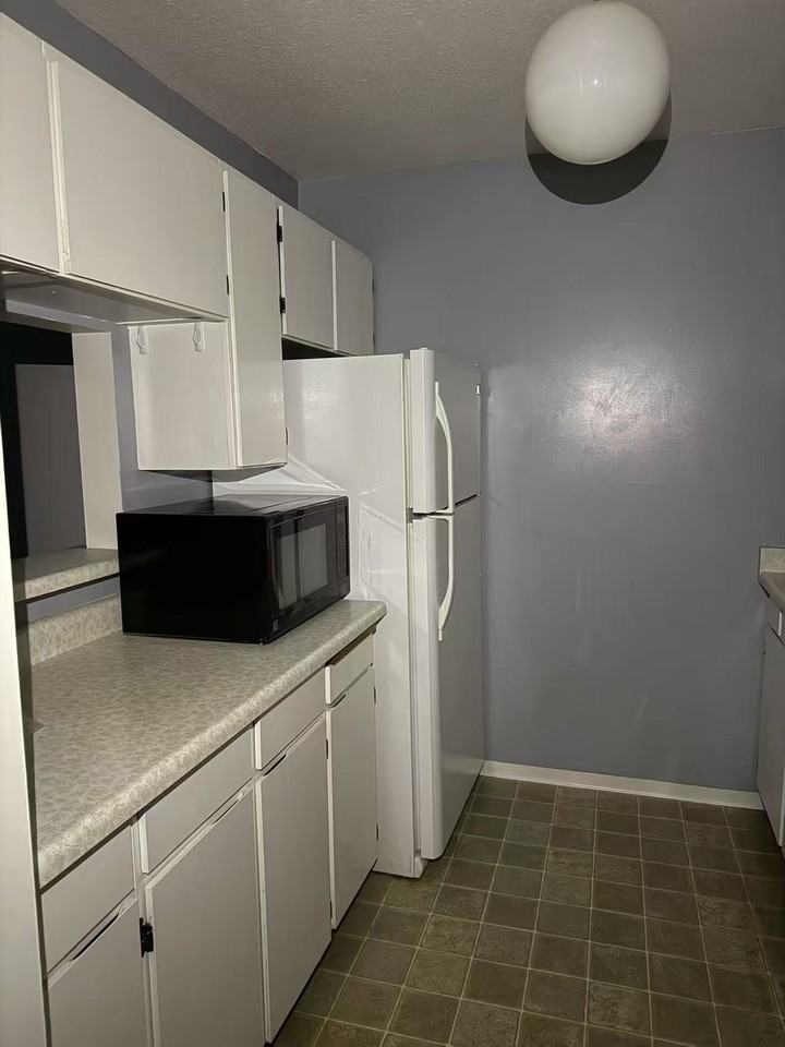 8200 Park Road - Photo 4 of 14