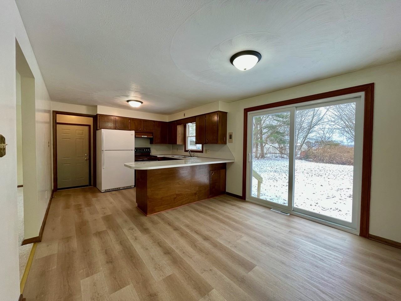 9841 Smithdale Ave Ne #NA - Photo 2 of 12