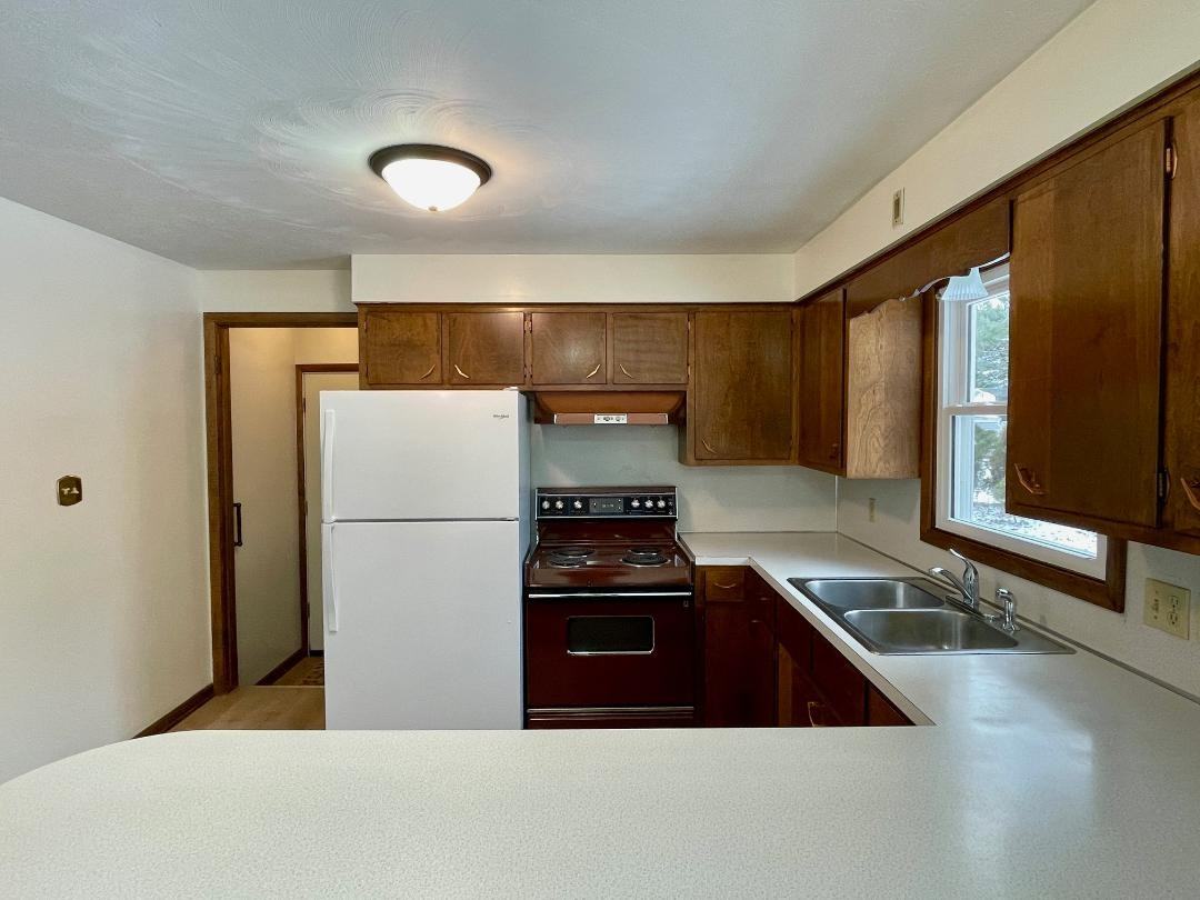 9841 Smithdale Ave Ne #NA - Photo 4 of 12