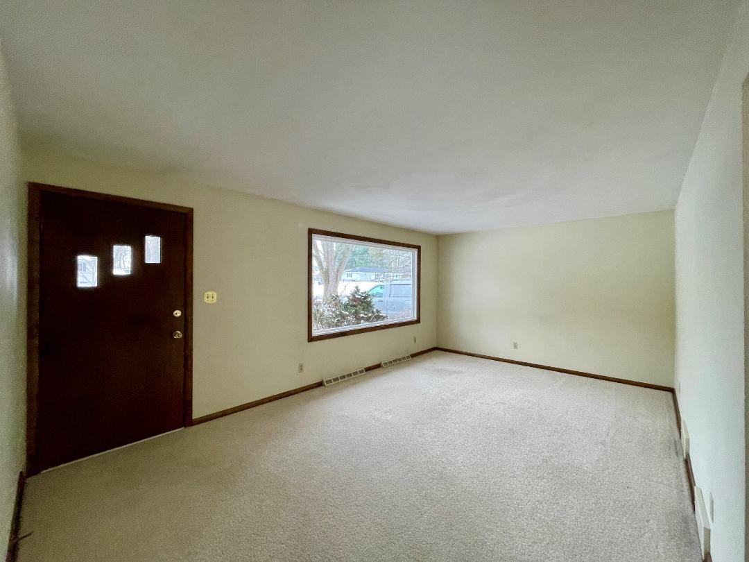 9841 Smithdale Ave Ne #NA - Photo 5 of 12