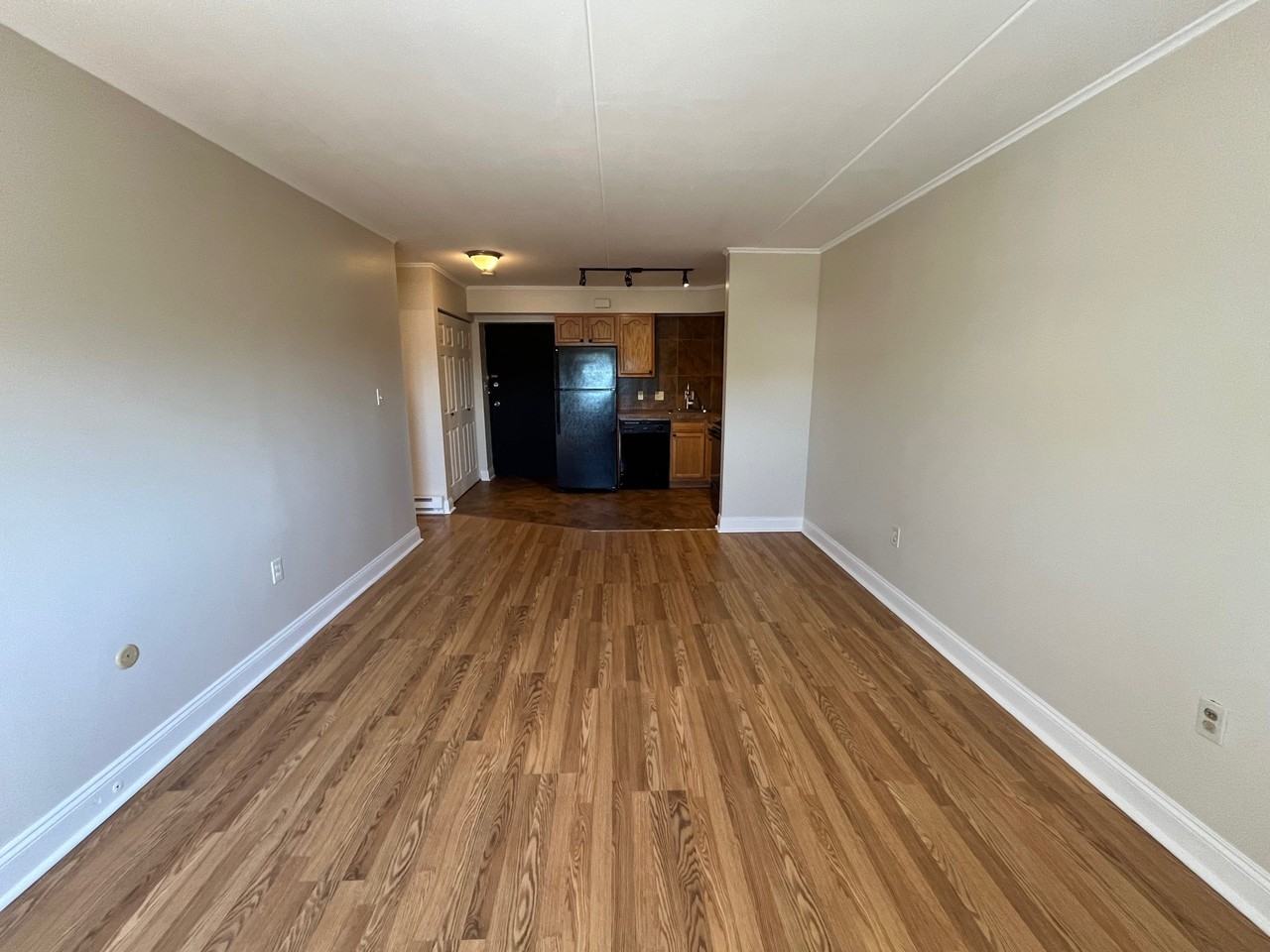 205 Robinson St #10 - Photo 6 of 22