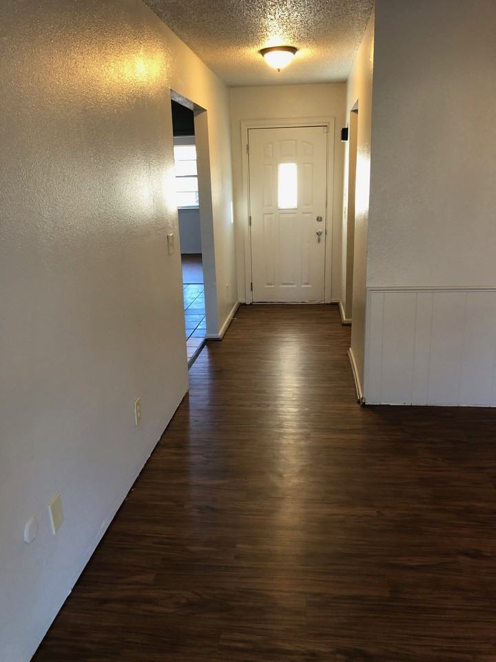 2703 Del Casa Cir #NA - Photo 3 of 22