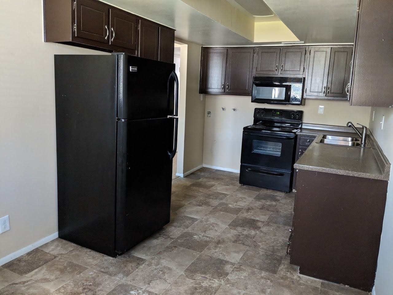 8473 S Westbridge Rd - Photo 4 of 11