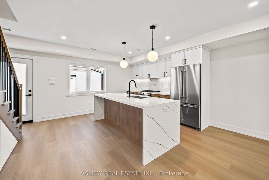 84 Argyle Street - Photo 2 of 22